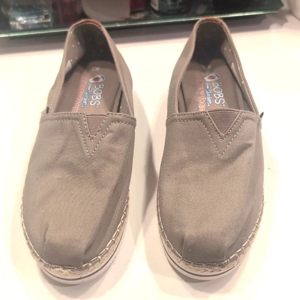 BOB'S By Skecher Memory Foam Gray Espadrilles Size 7